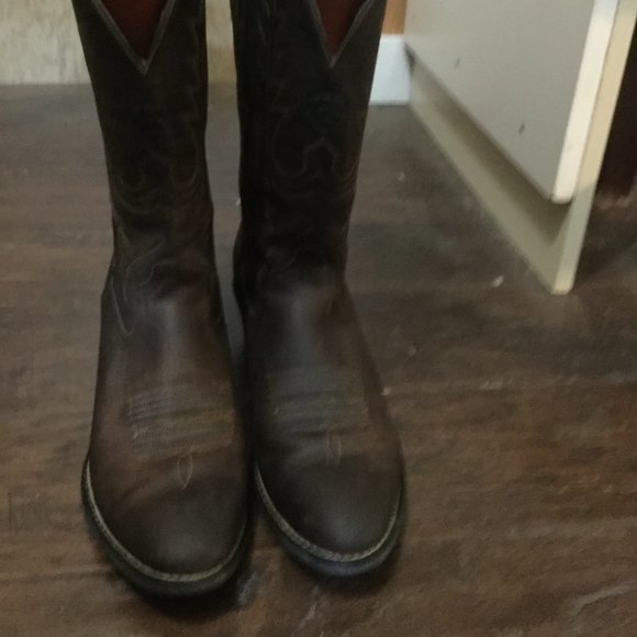 Ariat Shoes - Ariat western cowboy boots Size 7B  cowgirl rodeo brown  leather